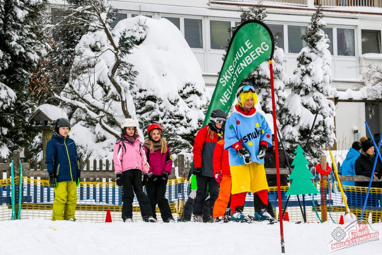 Read more about the article kids on snow und FIS World Snow Day im Winterberger Skidorf Neuastenberg