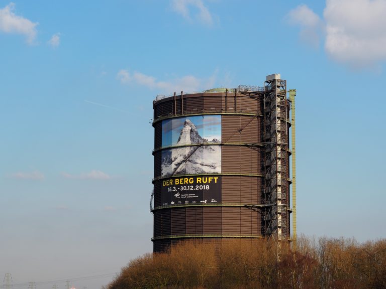 Read more about the article Gasometer Oberhausen zeigt Faszination der Berge