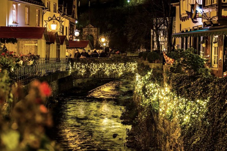 Mehr über den Artikel erfahren Weihnachtsmärkte in der Eifel