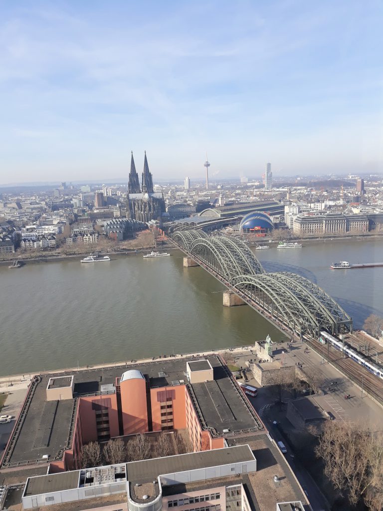 k auf Köln vom Bürohochhaus KölnTriangle