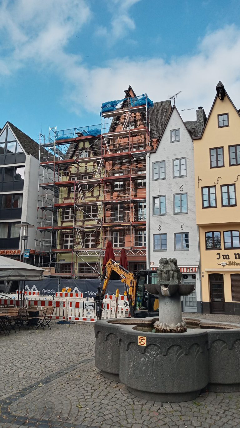 Mehr über den Artikel erfahren Wie alt ist eigentlich die Kölner Altstadt?