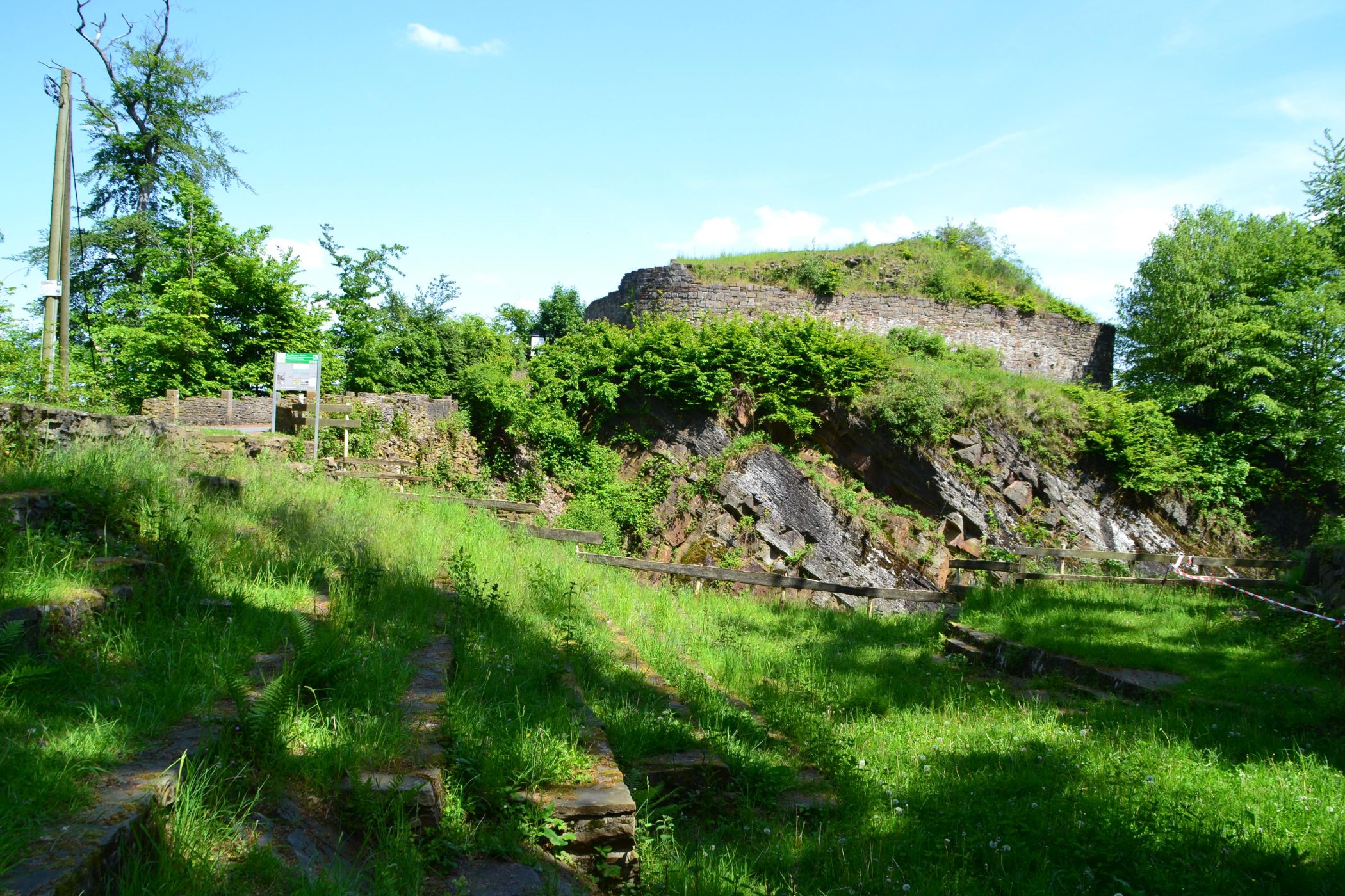 Der Bergfried der Isenburg bei Hattingen (Ennepe-Ruhr-Kreis)