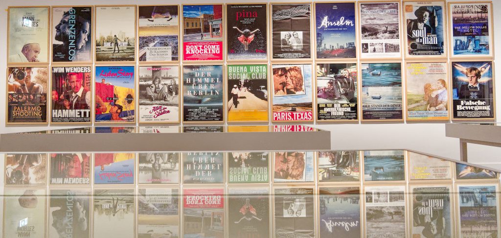 Filmplakate Wim Wenders - Foto: Helmut Sonnenhol