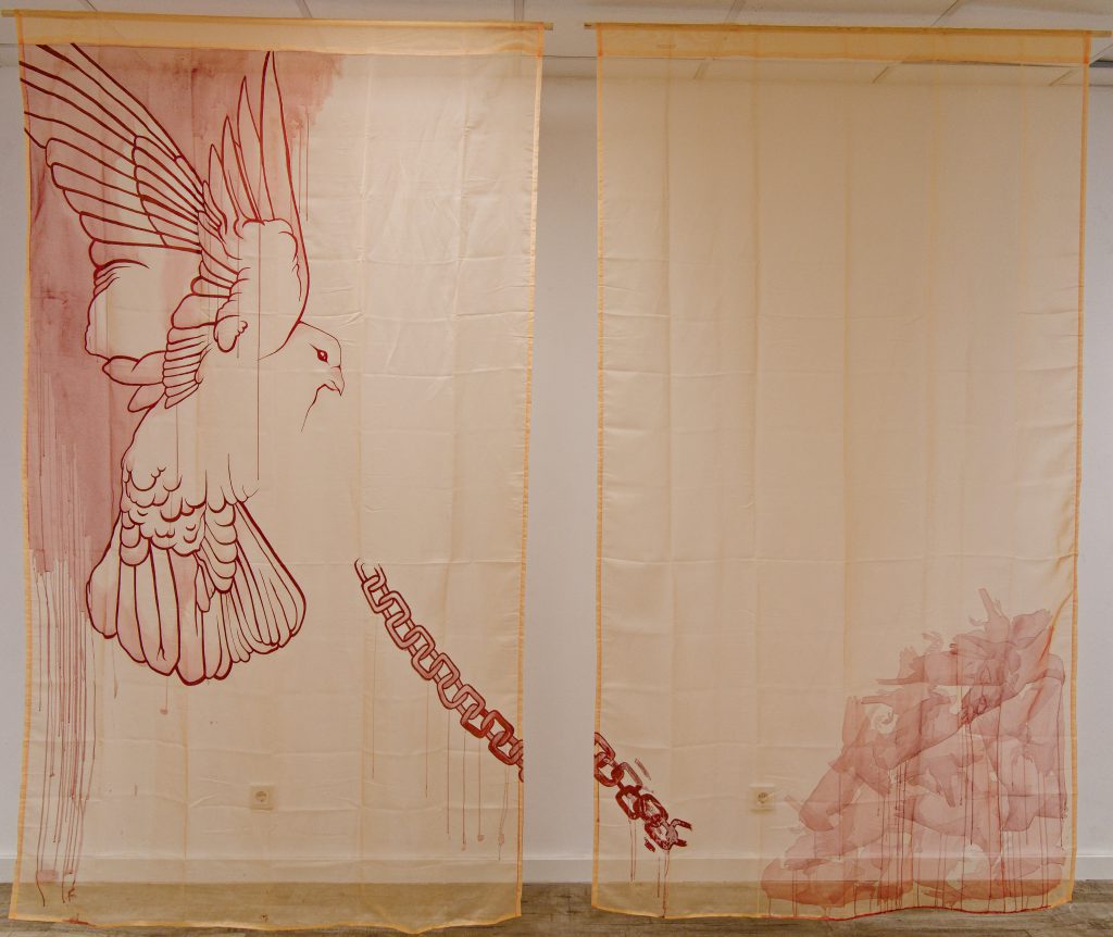 "the curtains we live in" Ausstellung - Foto: Helmut Sonnenhol