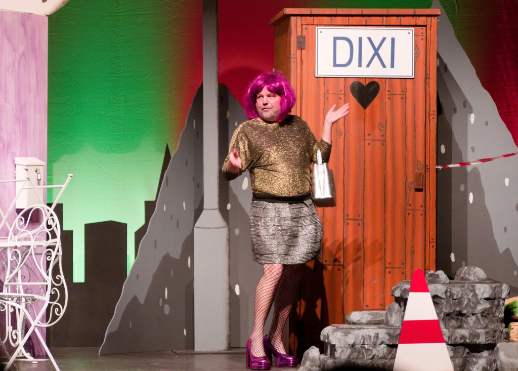 Mondpalast, Die unendliche Baustelle - Foto: Helmut Sonnenhol