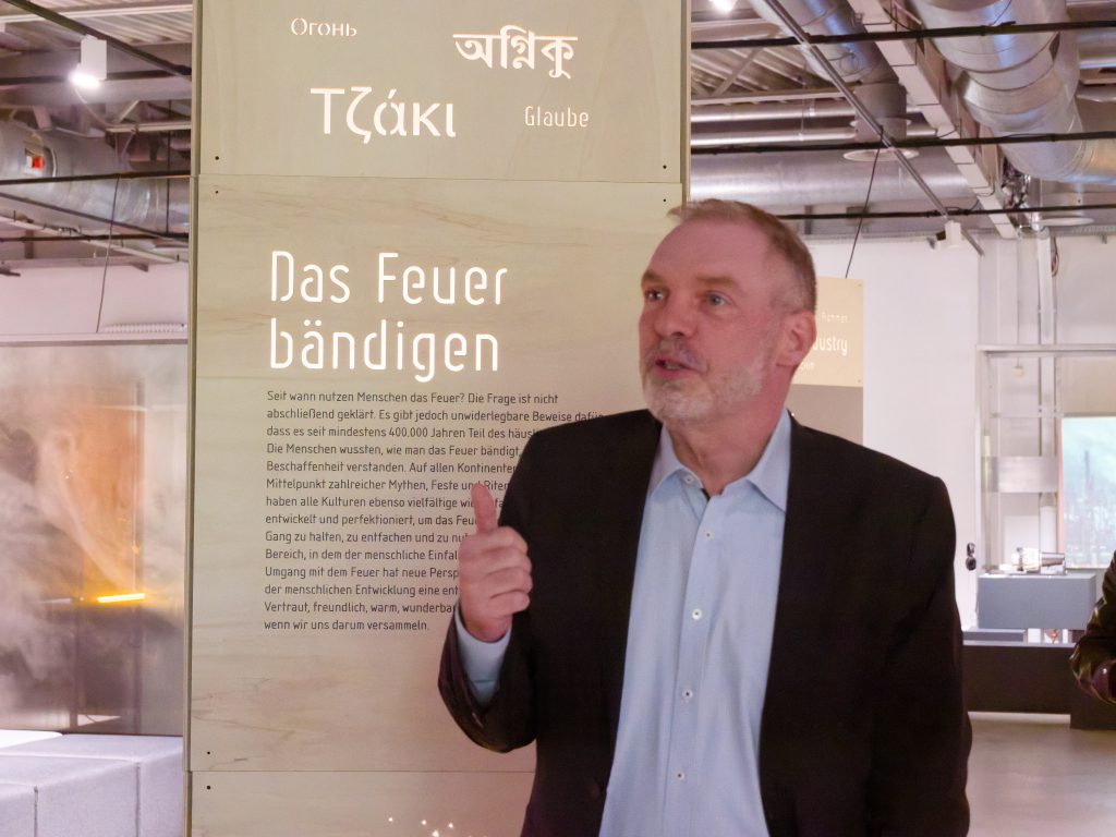 Sonderaustellung "Feuer" in der DASA Dortmund, Gregor Isenbort - Foto: Helmut Sonnenhol