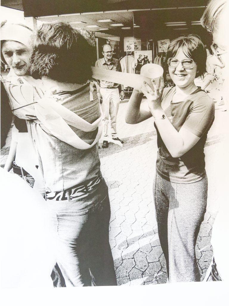 Mehr über den Artikel erfahren HOW WE MET