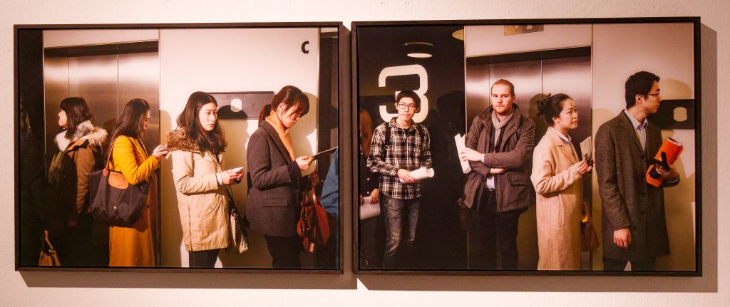 Aiming High. Blicke auf Bewerbungsgespräche. Ausstellung in der DASA Dortmund.