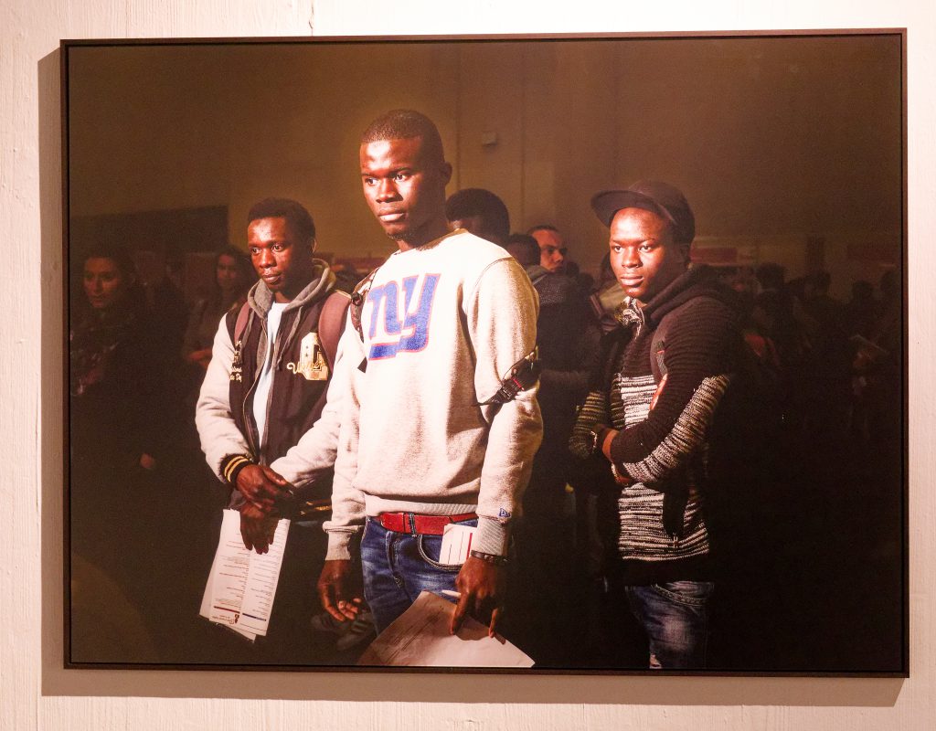 Aiming High. Blicke auf Bewerbungsgespräche. Ausstellung in der DASA Dortmund.