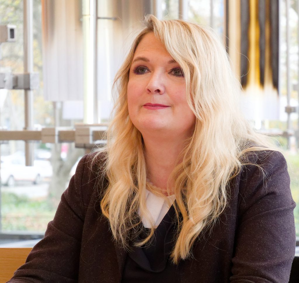 Linda Wagner. Flaka Haliti. Sculpture 21st. Lehmbruck Museum - Foto: Helmut Sonnenhol