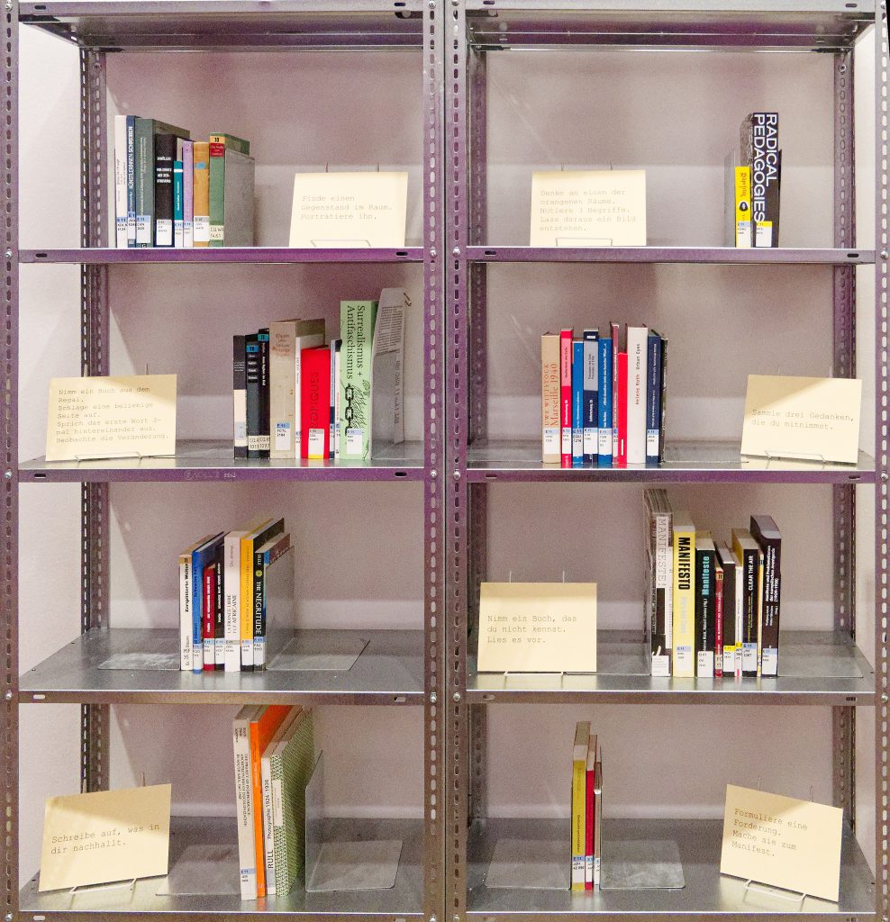 Germaine Krull: Chien Fou. Ausstellung im Museum Folkwang. Foto: Helmut Sonnenhol