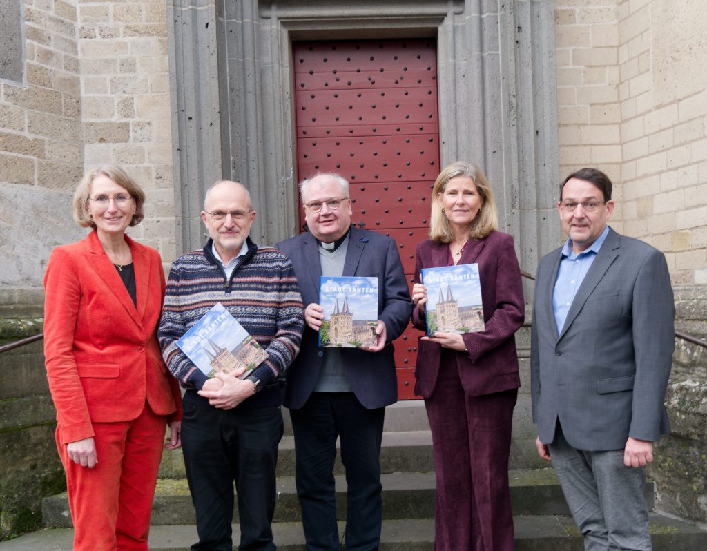 St. Viktor in Xanten. Buchvorstellung "St. Viktor. Baugeschichte und Stiftsbauten". LVR-Denkmalpflege. Foto: Helmut Sonnenhol