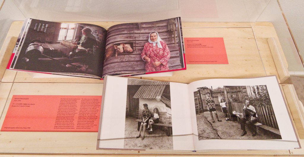 L is for Look - Museum Folkwang Essen - Eine fotografische Reise durch 100 Jahre Kinder- und Jugendbuchkunst.