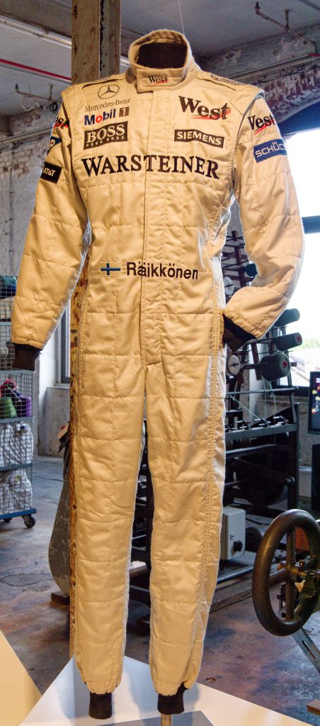 Textile Leidenschaft. 200 Jahre IBENA. Original-Schutzanzug des Formel-1-Fahrers Kimi Räikkönen.