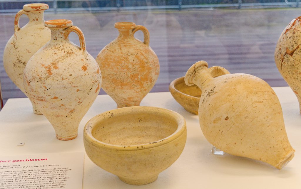 Archäologie im Rheinland 2025. Wanderausstellung im LVR-Landesmuseum Bonn.