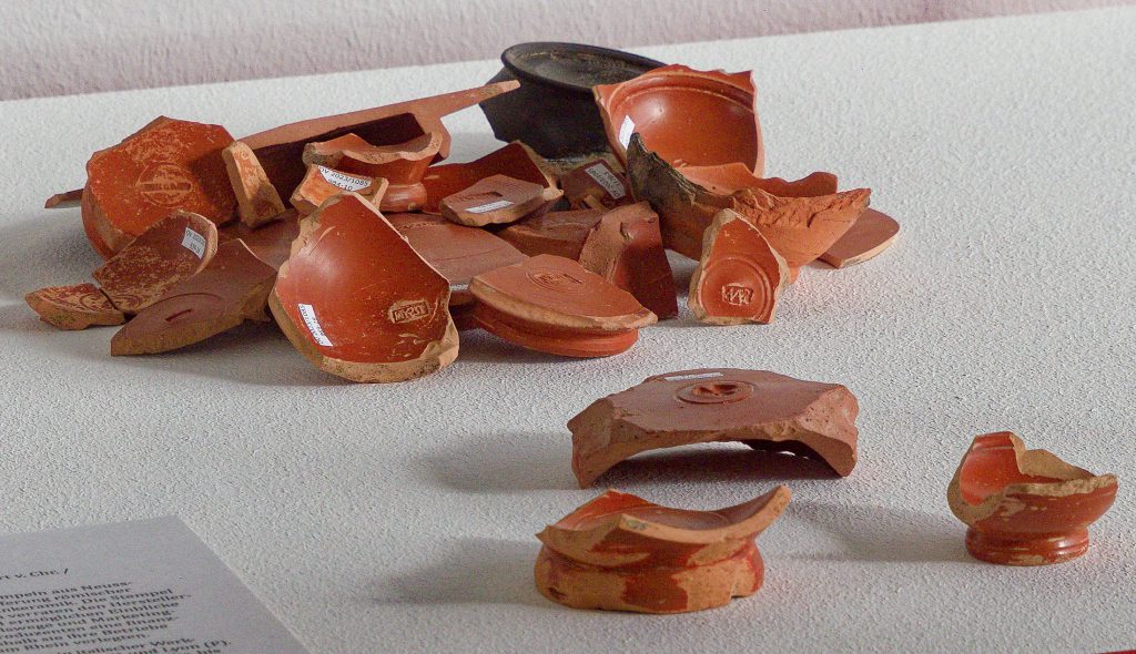 Archäologie im Rheinland 2025. Wanderausstellung im LVR-Landesmuseum Bonn.