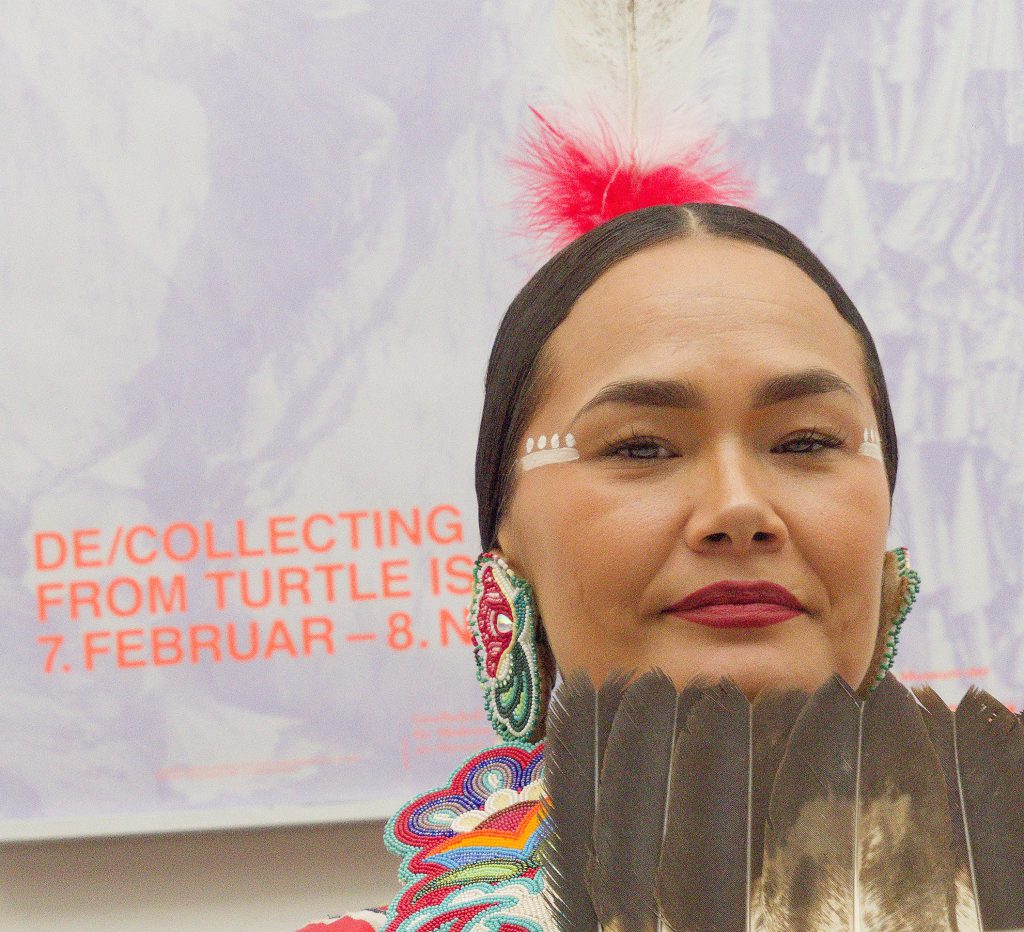 De/Collecting Memories from Turtle Island