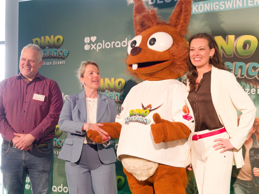 DinoXperience – Expedition Urzeit - Neue Erlebniswelt schickt Besucher in Königswinter 67 Millionen Jahre in die Vergangenheit.