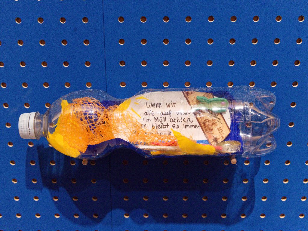 Der Hase Felix - Reiselustig - Familienausstellung "Reiselustig. Unterwegs mit dem Hasen Felix" eröffnet in Münster.