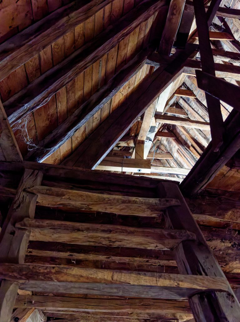 Mehr über den Artikel erfahren Burg Muldenau besitzt ältesten Burgendachstuhl im Rheinland