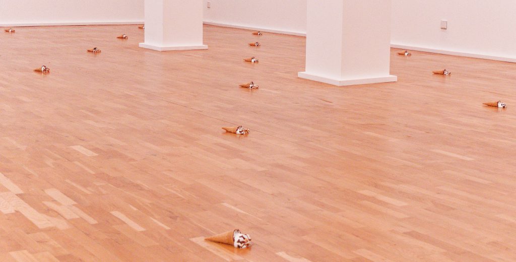 Das soziale Leben der Dinge - Nina Beier - David Hammons - Zoe Leonard - MGK Siegen