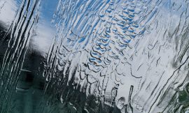 Kate Newby: Glas und Beton