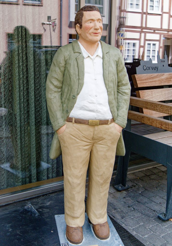 Alltagsmenschen in Höxter. Lechner-Figuren.