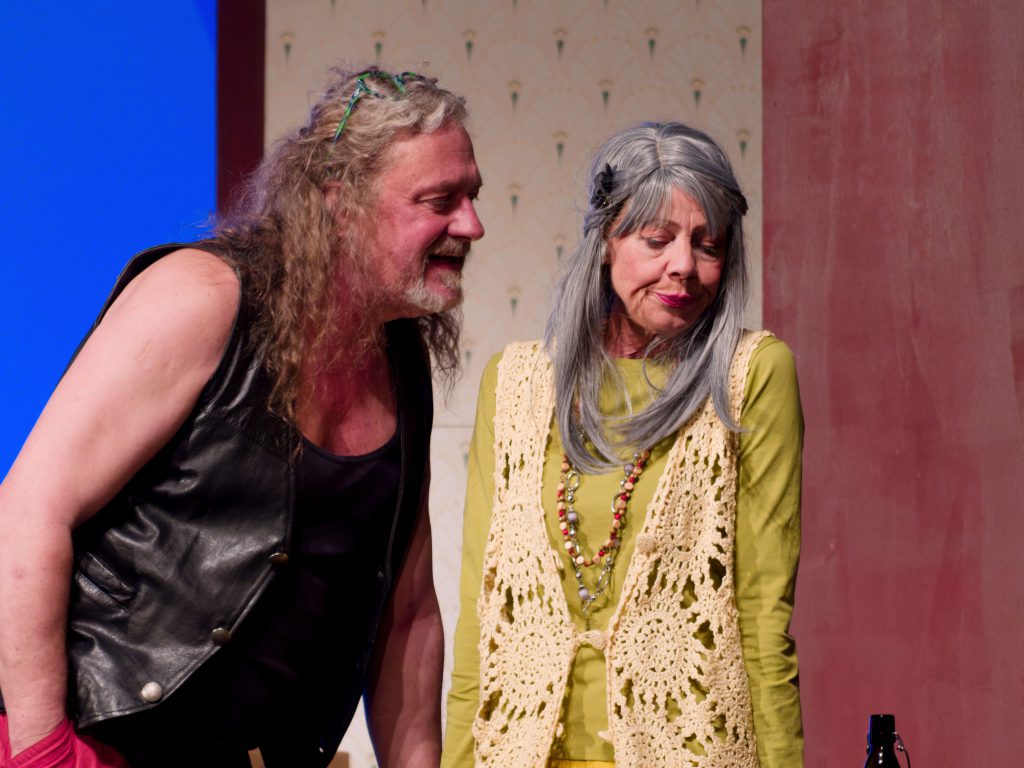 „Alle(t) unter einem Dach“: Premiere Mondpalast Wanne-Eickel