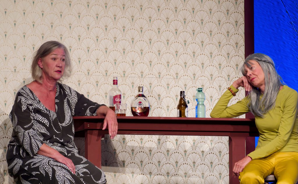„Alle(t) unter einem Dach“: Premiere Mondpalast Wanne-Eickel