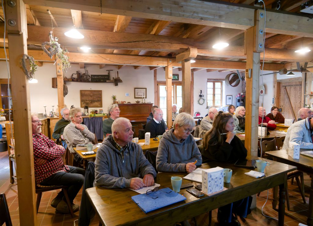 Mühlen-Guide in der Lambertsmühle in Burscheid. LVR. RMDZ.