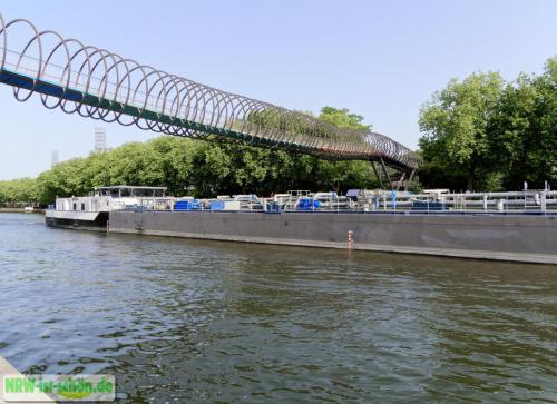 Oberhausen Rhein-Herne-Kanal mit Slinky Springs to Fame