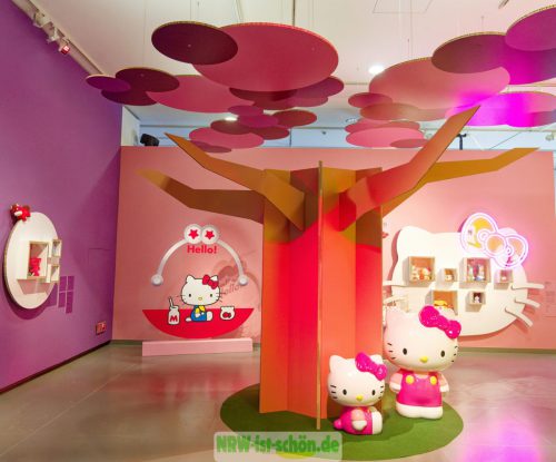 Asia Pop NRW Forum Düsseldorf Hello Kitty Manga K-Pop Asien Japan Ausstellung