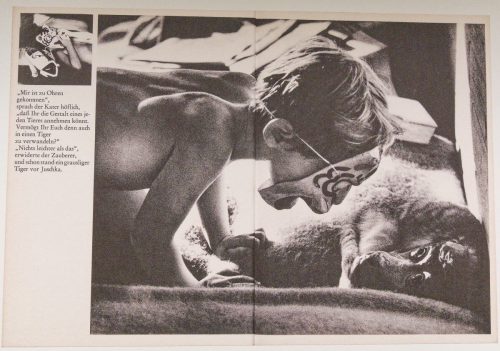 L is for Look - Museum Folkwang - Eine fotografische Reise durch 100 Jahre Kinder- und Jugendbuchkunst