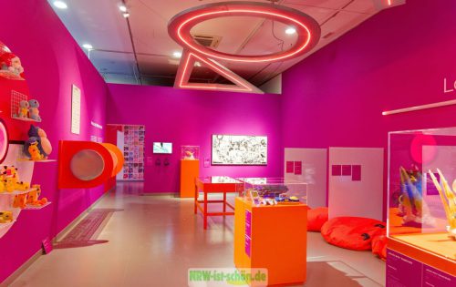 Asia Pop NRW Forum Düsseldorf Hello Kitty Manga K-Pop Asien Japan Ausstellung
