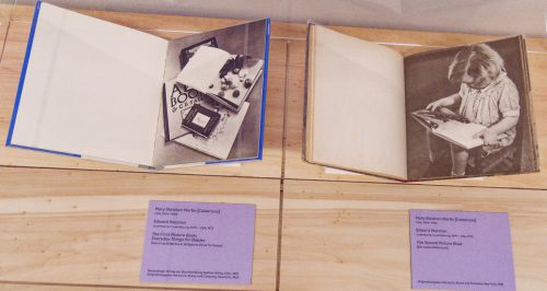 L is for Look - Museum Folkwang - Eine fotografische Reise durch 100 Jahre Kinder- und Jugendbuchkunst