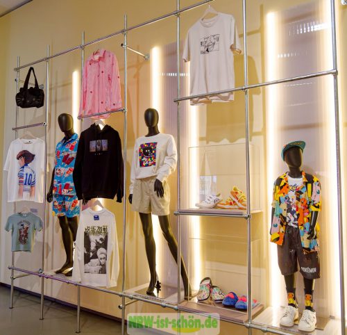 Asia Pop NRW Forum Düsseldorf Hello Kitty Manga K-Pop Asien Japan Ausstellung