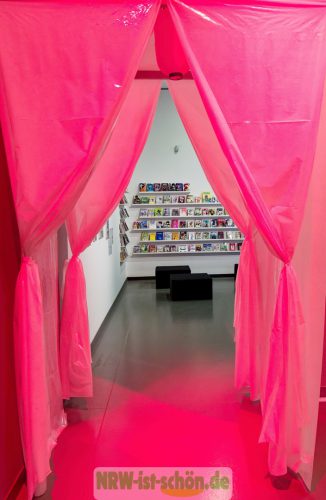 Asia Pop NRW Forum Düsseldorf Hello Kitty Manga K-Pop Asien Japan Ausstellung