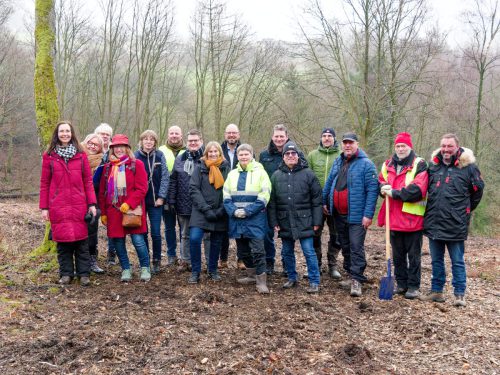LWL-Klinik Hemer. Pflanzaktion Azubi-Bäume.