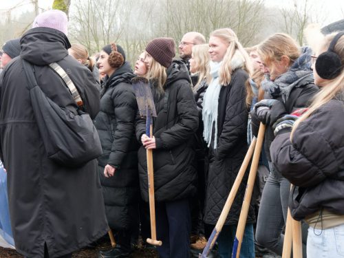 LWL-Klinik Hemer. Pflanzaktion Azubi-Bäume.