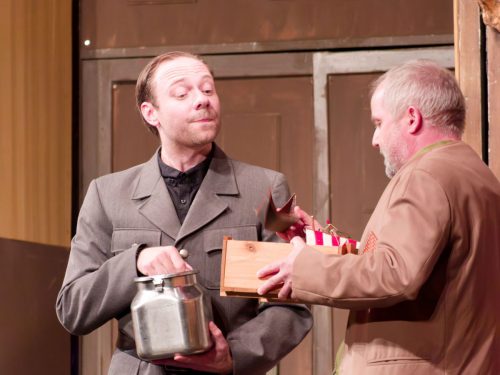 Mondpalast - Premiere von Arsen & Spitzenhäubchen